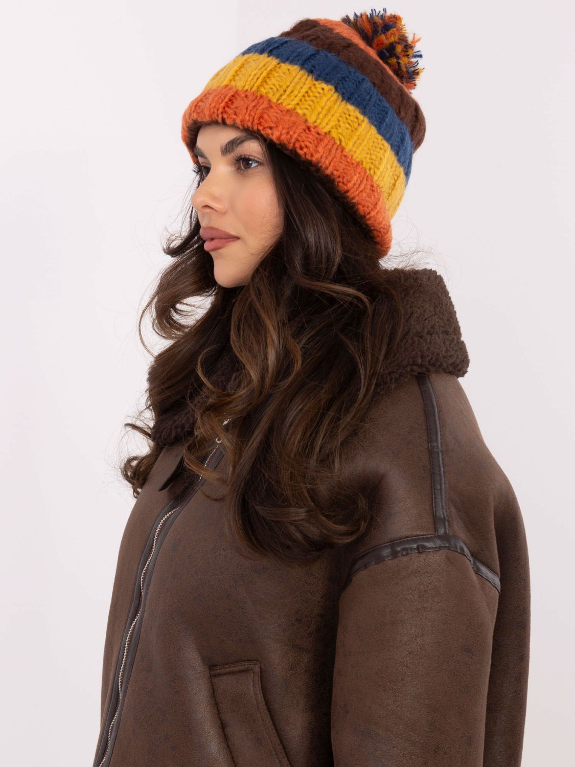 Gestreifte Wintermütze mit Pompon