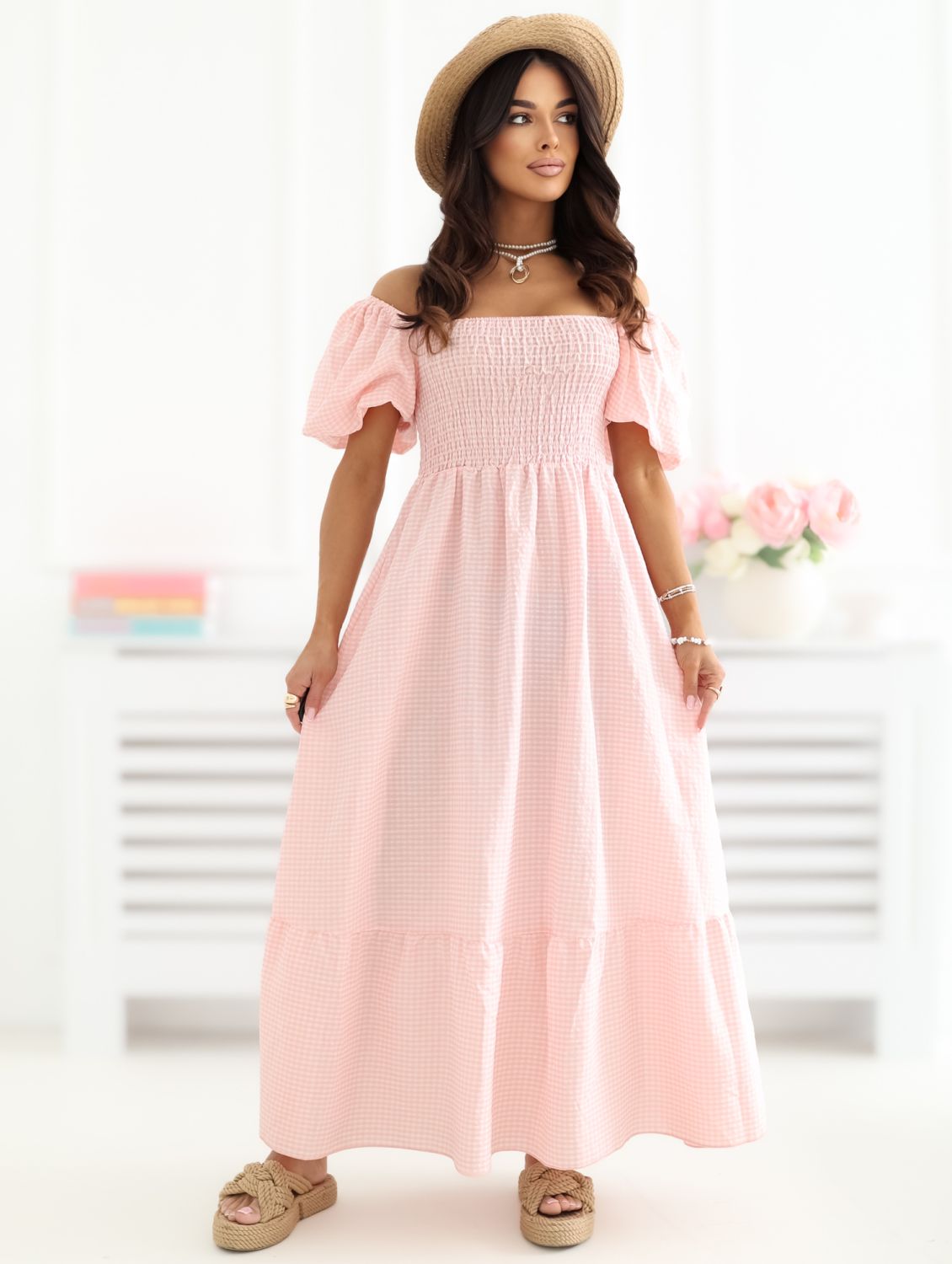 Oranges Midi-Kleid mit Volant und Karomuster