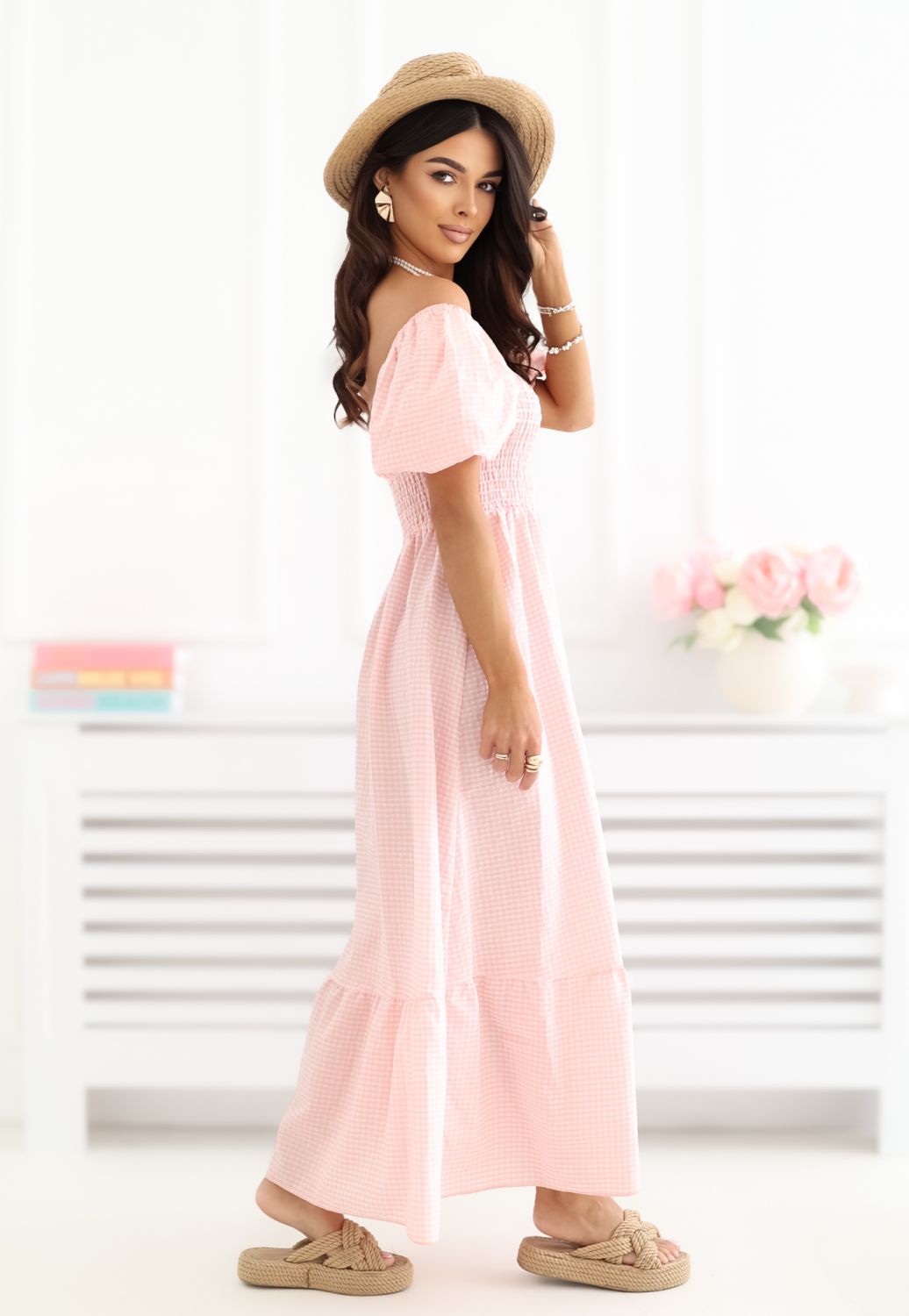 Oranges Midi-Kleid mit Volant und Karomuster