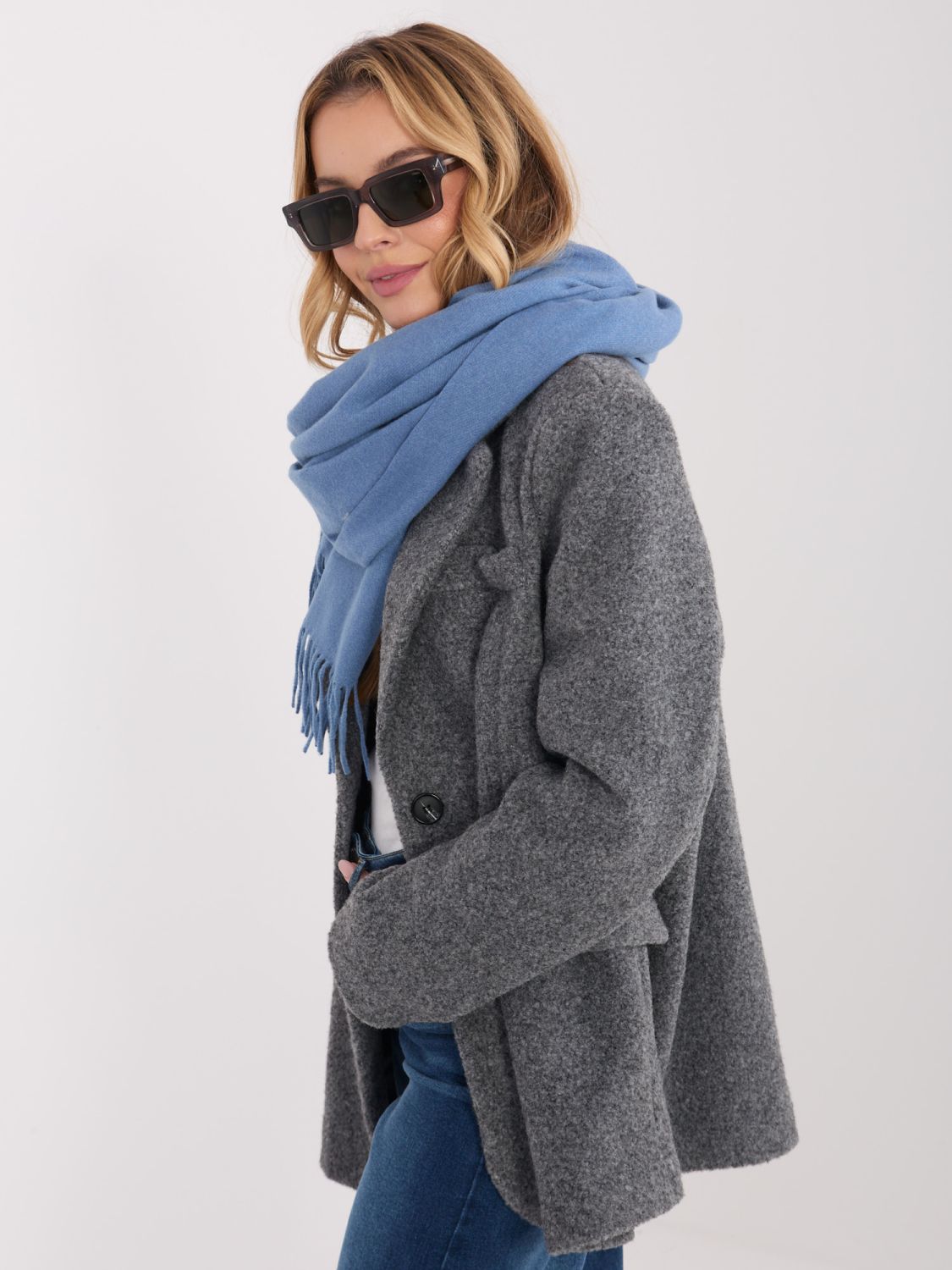 Stilvoller Schal in Grau-Blau