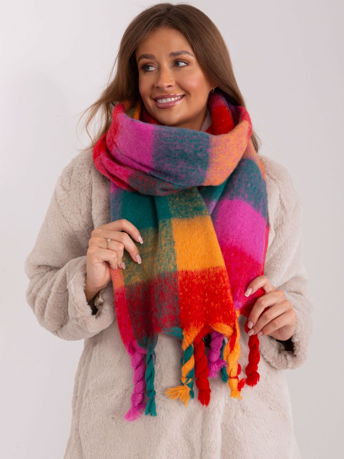 Eleganter Schal in dunkelgrüner Farbe