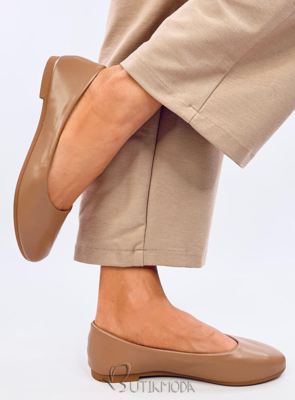 Ballerinas aus Leder Beige