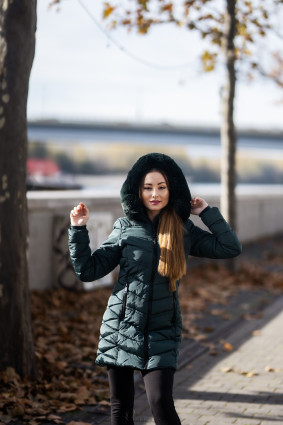 Winterjacke mit edler Kunstpelz-Kapuze Navyblau