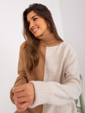 Camel-beige zweifarbiger Pullover mit Rollkragen