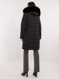 Damen schwarze Winterjacke mit Kapuze