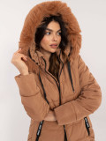 Bequeme Winterjacke mit Kapuze in Camel-Farbe