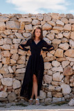 Asymmetrisches schwarzes Maxi-Kleid mit langen Ärmeln
