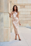 Satiniertes Midi-Kleid mit einem langen Ärmel, beige