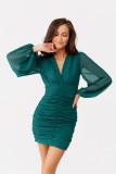 Grünes, gerafftes Kleid mit Puffärmeln