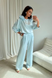 Hose in Babyblau