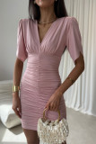 Mini-Kleid in Puderrosa mit Raffungen