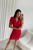 Rotes Mini-Kleid mit Raffungen
