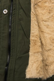 Winterparka mit Kunstfellkapuze grün