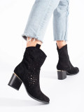 Schwarze Ajour-Stiefeletten mit Blockabsatz