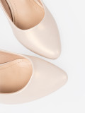 Beige Pumps auf Blockabsatz von Sergio Leone