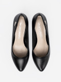 Stilvolle schwarze Pumps