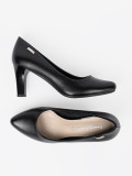 Stilvolle schwarze Pumps