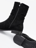 Klassische schwarze Stiefeletten mit gerafftem Schaft