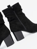 Schwarze Wildleder Stiefeletten mit Blockabsatz und gerafftem Schaft