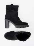 Stylische schwarze Stiefeletten mit gerafftem Schaft