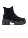 Stylische schwarze Stiefeletten mit Plateau