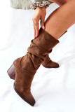 Stiefelette aus Velourslederimitat mit flachem Absatz, braun