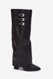 Schwarze Stiefel mit Blockabsatz, umgeschlagenem Schaft und Riemen mit Schnallen