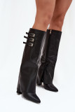Schwarze Stiefel mit Blockabsatz, umgeschlagenem Schaft und Riemen mit Schnallen