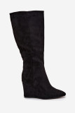 Gefütterte schwarze Stiefel mit Keilabsatz