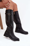Schwarze Overknee-Stiefel mit flachem Absatz und goldener Schnalle