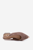 Beige Wildleder-Sandale mit niedrigem Absatz