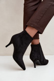 Stiefelette mit Stiletto-Absatz aus schwarzem Kunstveloursleder