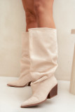 Beige Stiefel aus Veloursleder mit gerafftem Schaft und Absatz