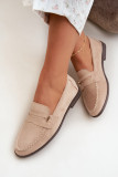 Beige Mokassins aus Velourslederimitat mit dekorativem Detail
