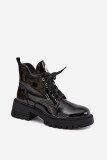 Lackierte gefütterte Stiefelette mit goldenem Detail schwarz