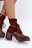 Braune Stiefelette mit Blockabsatz aus Kunstleder und Wildleder