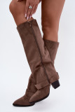 Stiefel mit Blockabsatz, umgeschlagenem Schaft und Schnalle, beige
