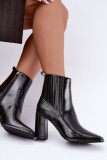 Schwarze lackierte Stiefelette mit Blockabsatz
