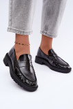 Glatte schwarze Mokassins mit Raffung