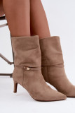Beige gefütterte Stiefelette mit Stiletto-Absatz und Riemen