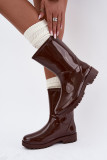 Braune Gummistiefel mit flachem Absatz