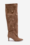 Beige Overknee-Stiefel mit Stilettoabsatz und goldenen Details