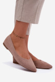 Flache Ballerinas aus beigem Eco-Wildleder