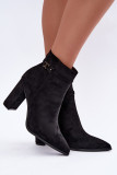 Schwarze Stiefelette mit Blockabsatz und dekorativem Riemen