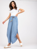 Stylische blaue Hose mit hohem Bund