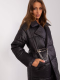 Schwarze Winterdaunenjacke mit Steppung