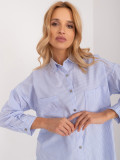 Klassische weiße Bluse mit blauen Streifen