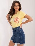 Gelbes T-Shirt mit Applikation