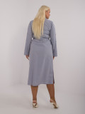 Elegantes graues Kleid mit langen Ärmeln