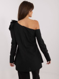Elegante schwarze Bluse mit asymmetrischem Ausschnitt